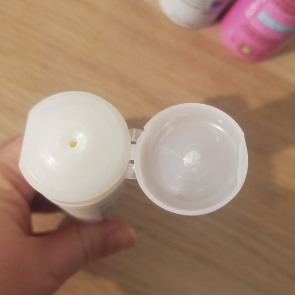 Pacifica, Hawaiian Tropic, Neutrogena Sunscreen Bundle - Picture 5 of 5